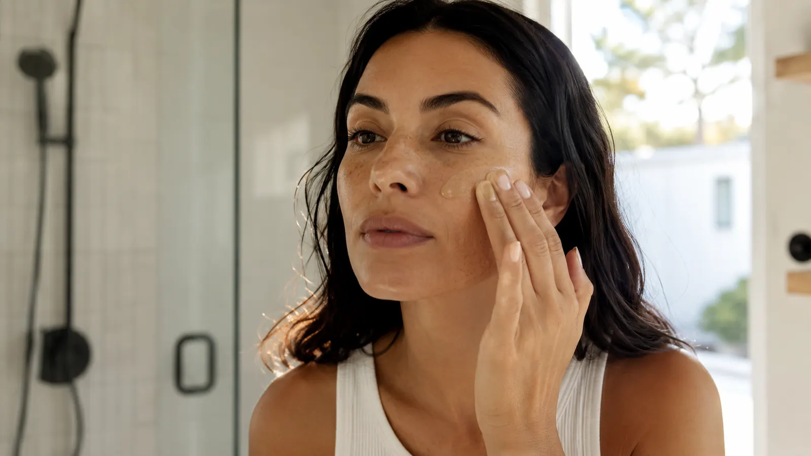 10 Reasons Mineral Sunscreen Is a Better Choice for Sensitive Skin